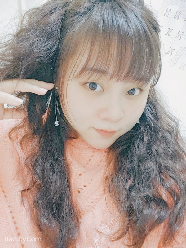 艾薇儿的第一张照片--泉州相亲网