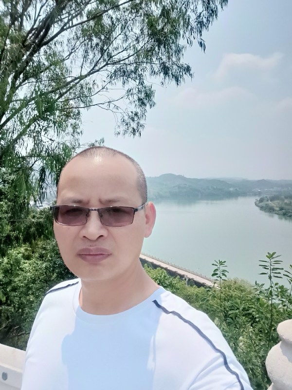 随缘随性的第一张照片--泉州相亲网