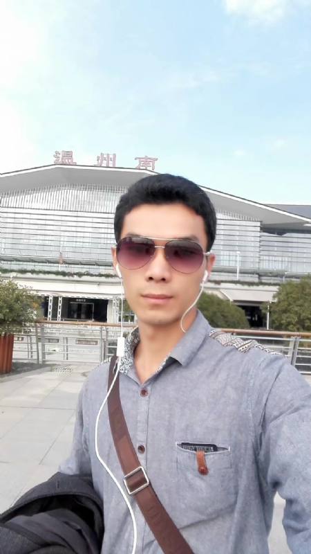 错把真心喂了狗的第三张照片--泉州相亲网