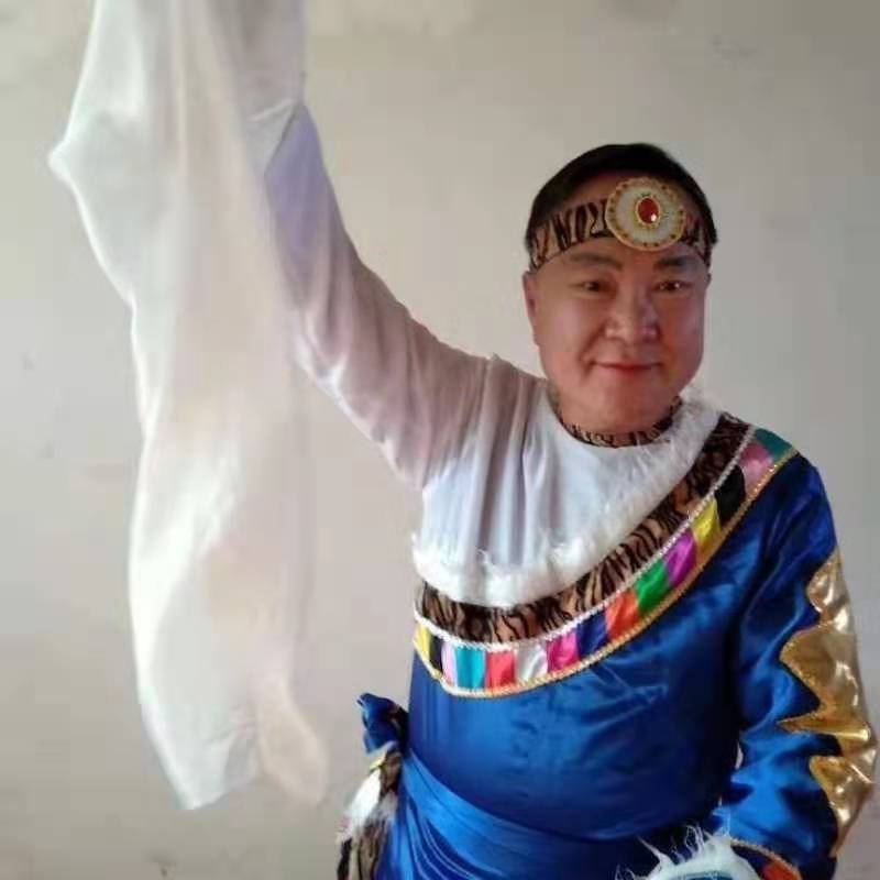 走在冷风中的第一张照片--泉州相亲网