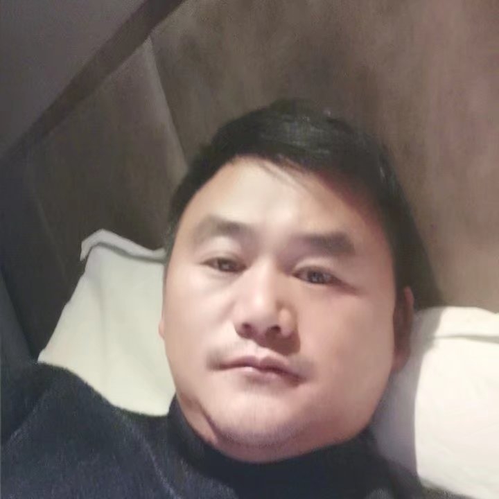 奔跑的第三张照片--泉州相亲网